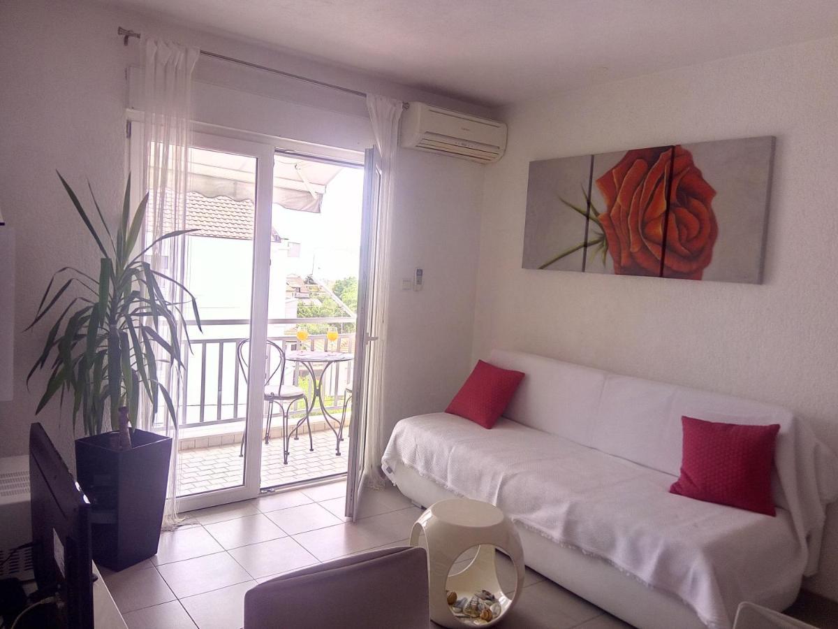 Kike Red Apartment Kastela Exterior photo