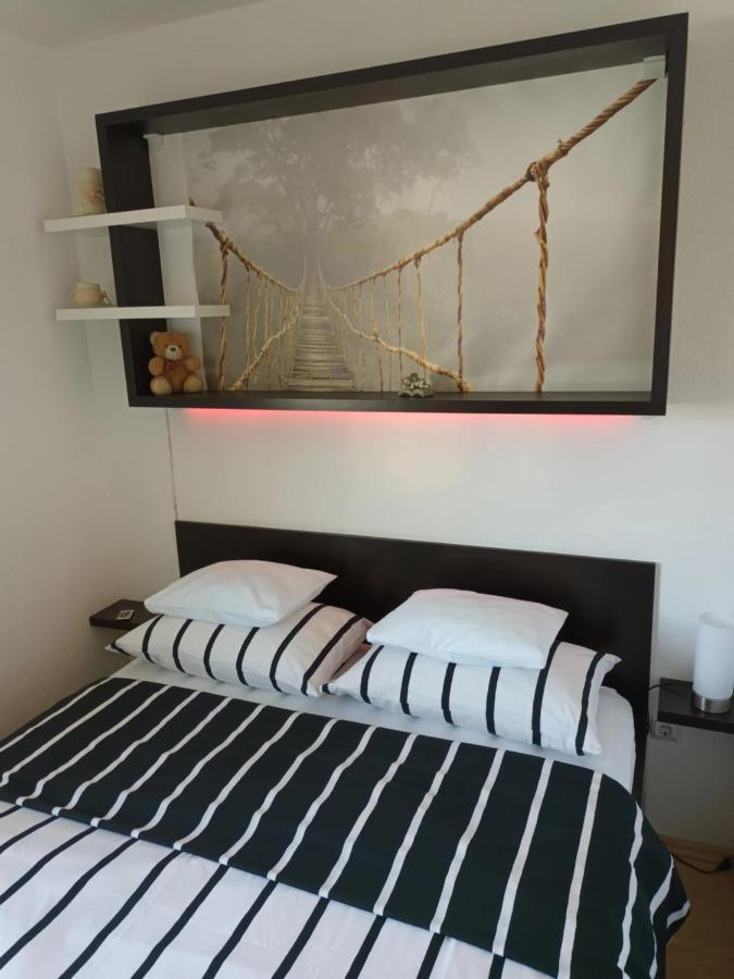 Kike Red Apartment Kastela Exterior photo