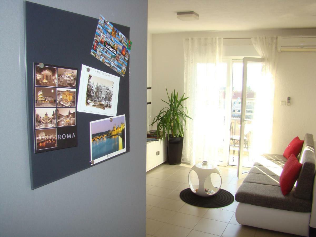 Kike Red Apartment Kastela Exterior photo