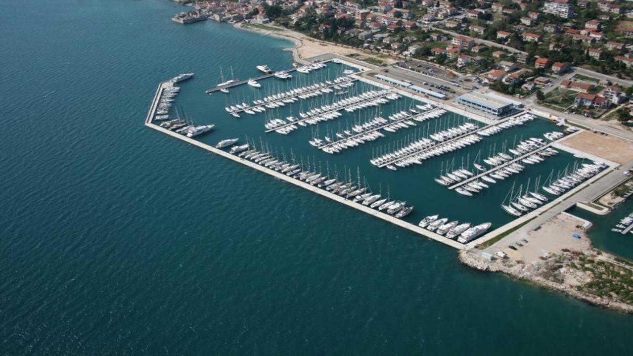 Kike Red Apartment Kastela Exterior photo