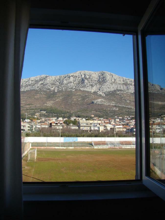 Kike Red Apartment Kastela Exterior photo