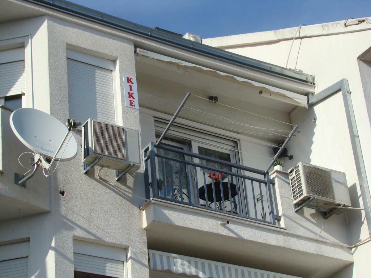 Kike Red Apartment Kastela Exterior photo